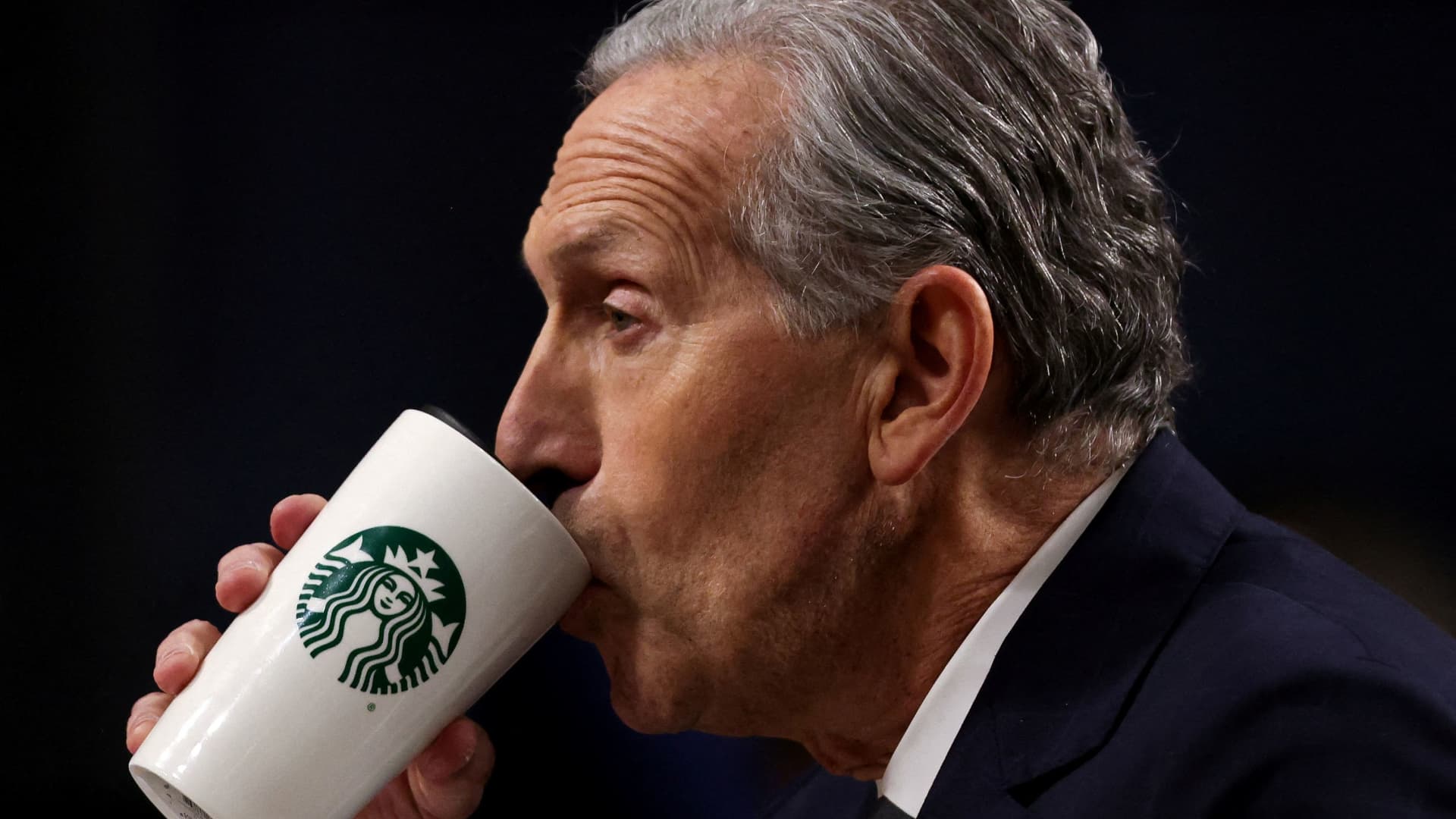 Howard Schultz says he 'did a cartwheel' when Starbucks CEO Niccol coined 'back to Starbucks' strategy
