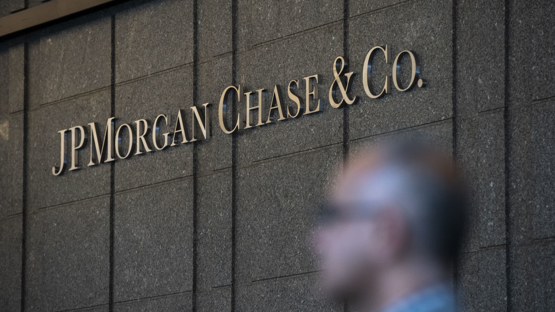 JPMorgan raises its year-end S&P 500 target, but sees little upside left