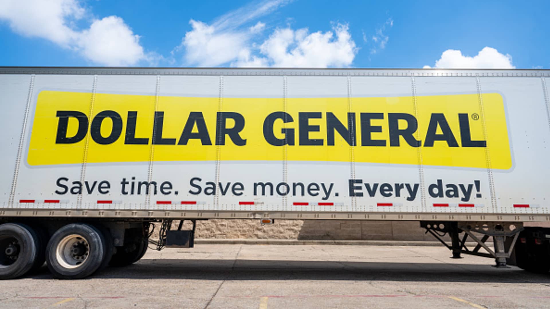 Dollar General shares jump 15% as discounter raises full-year forecast, shakes off tariff fears
