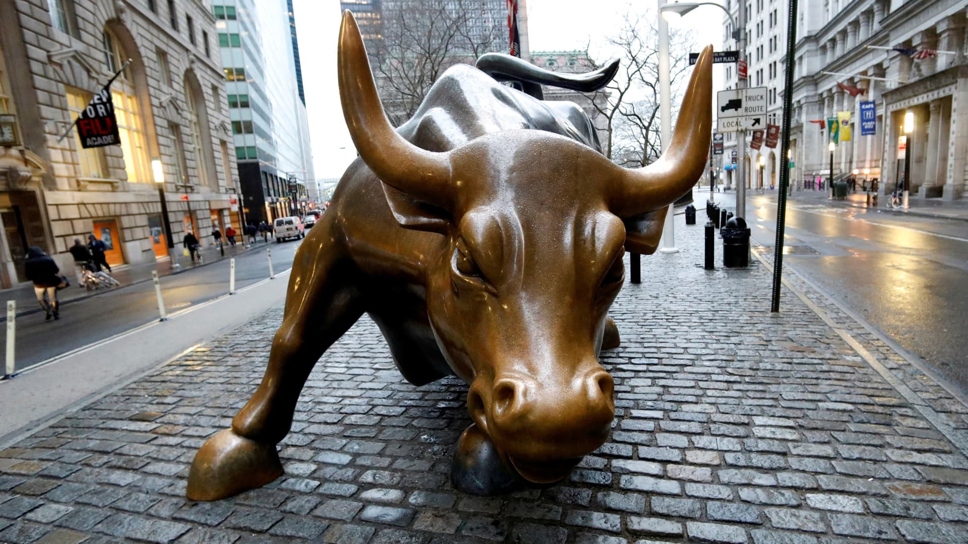 Bull market officially lives on with fresh S&P record, nears 1000 days
