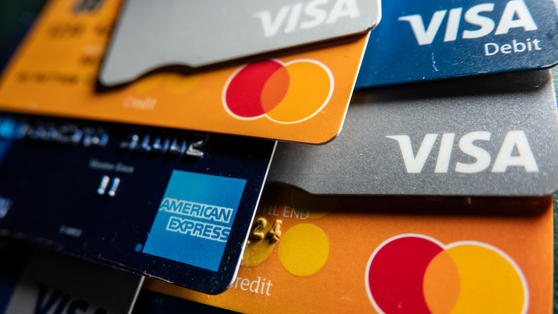 Luxury credit card rivalry heats up as Amex, JPMorgan tease updates to their premier cards