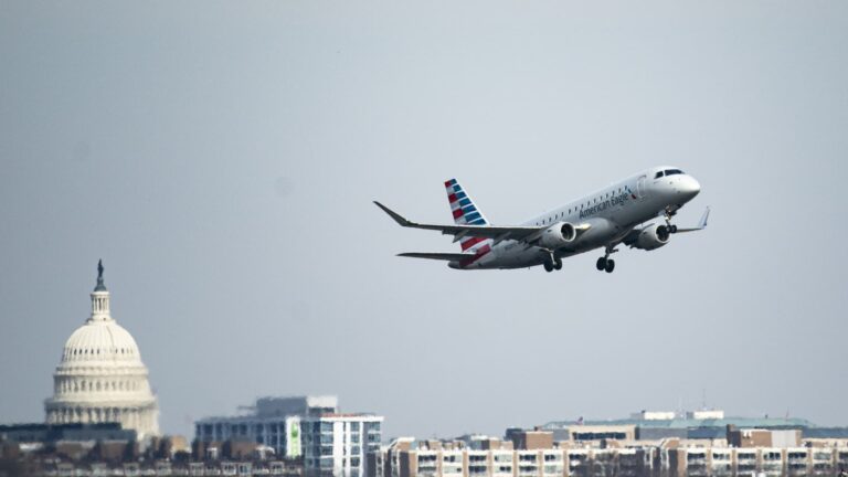 FAA shrinks area where helicopters are allowed near Reagan airport