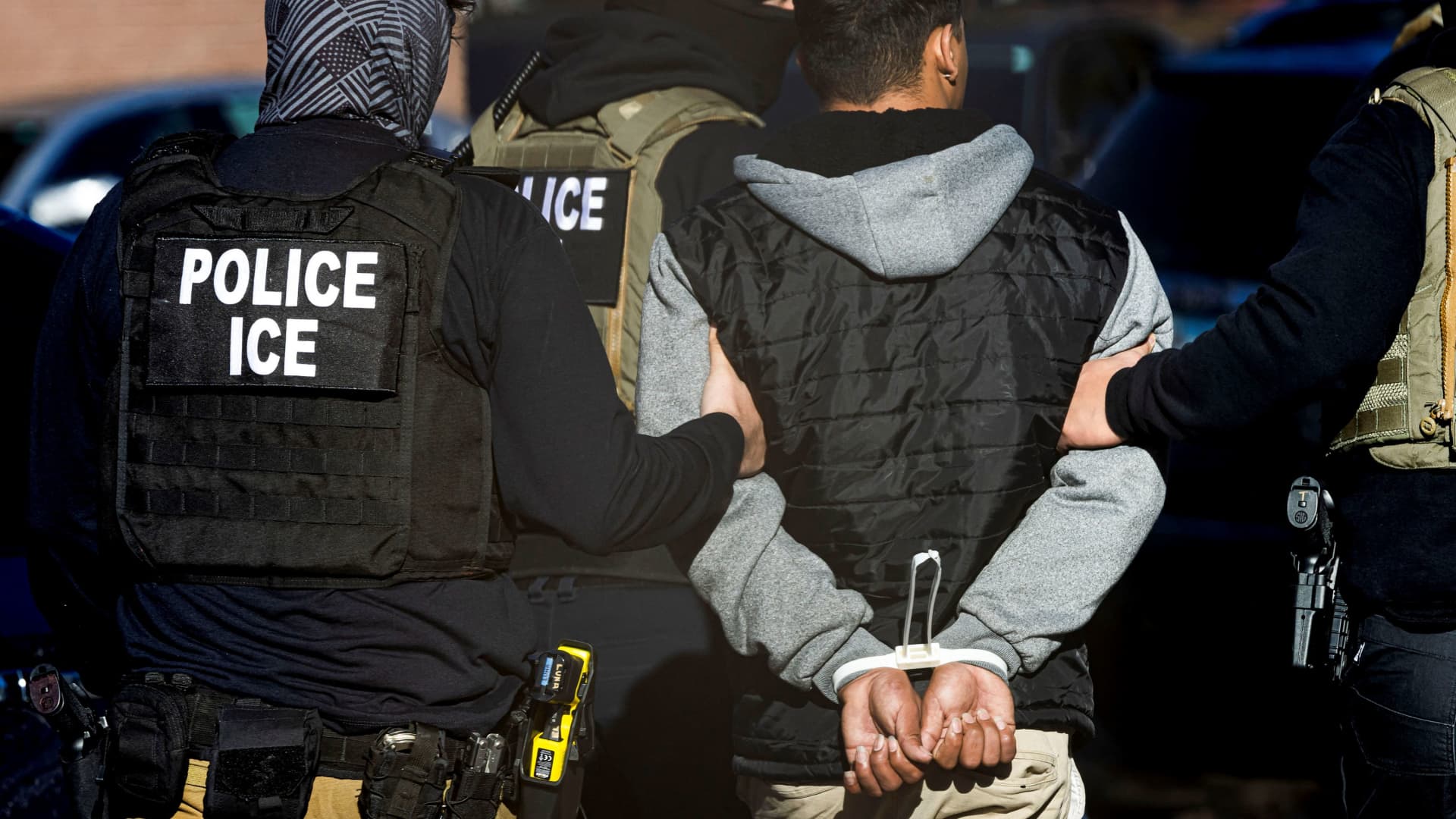Trump admin tells immigration judges to dismiss cases in tactic to speed up arrests