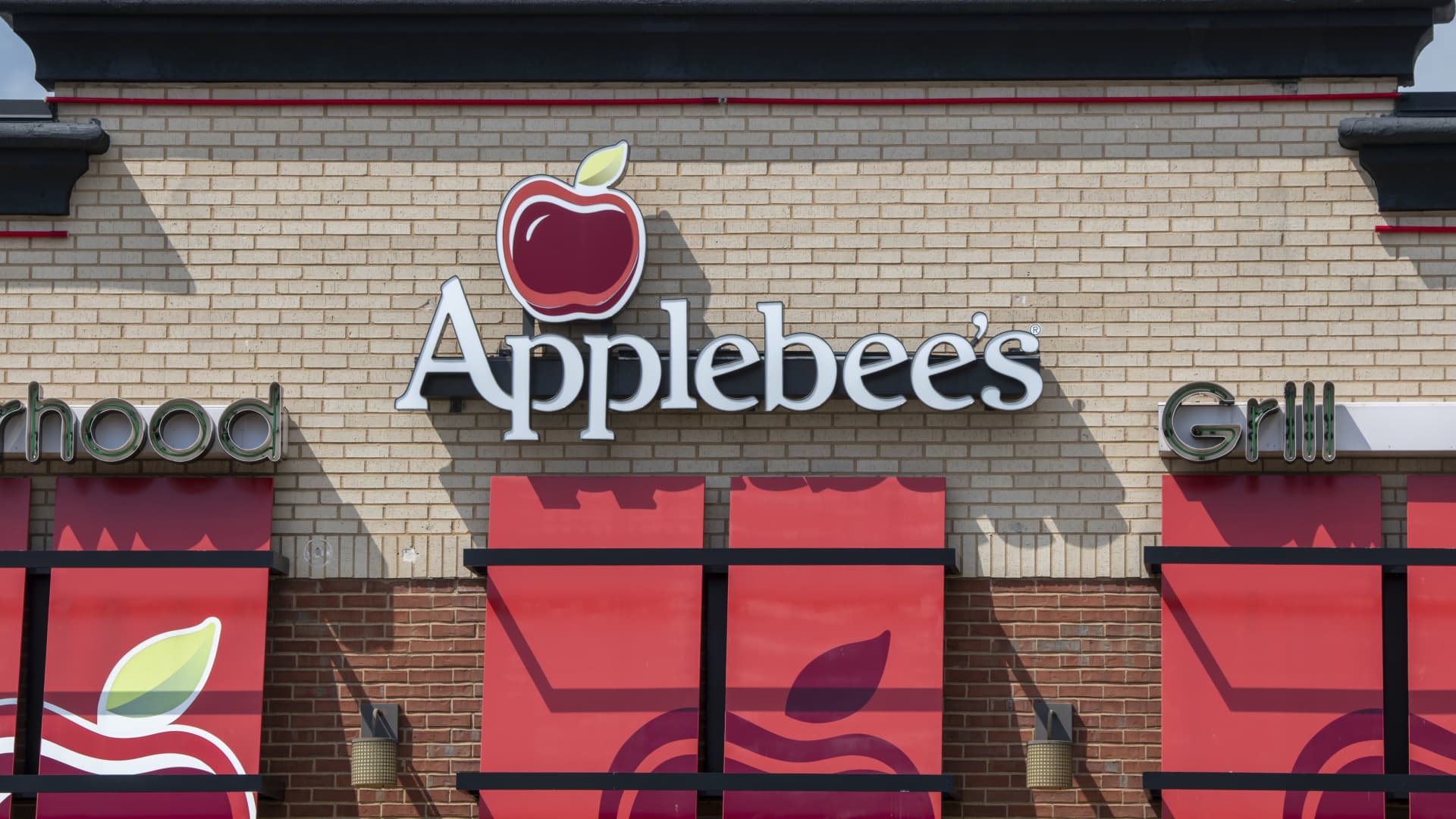 Here's why Applebee's owner Dine Brands hasn't found Chili's recent success