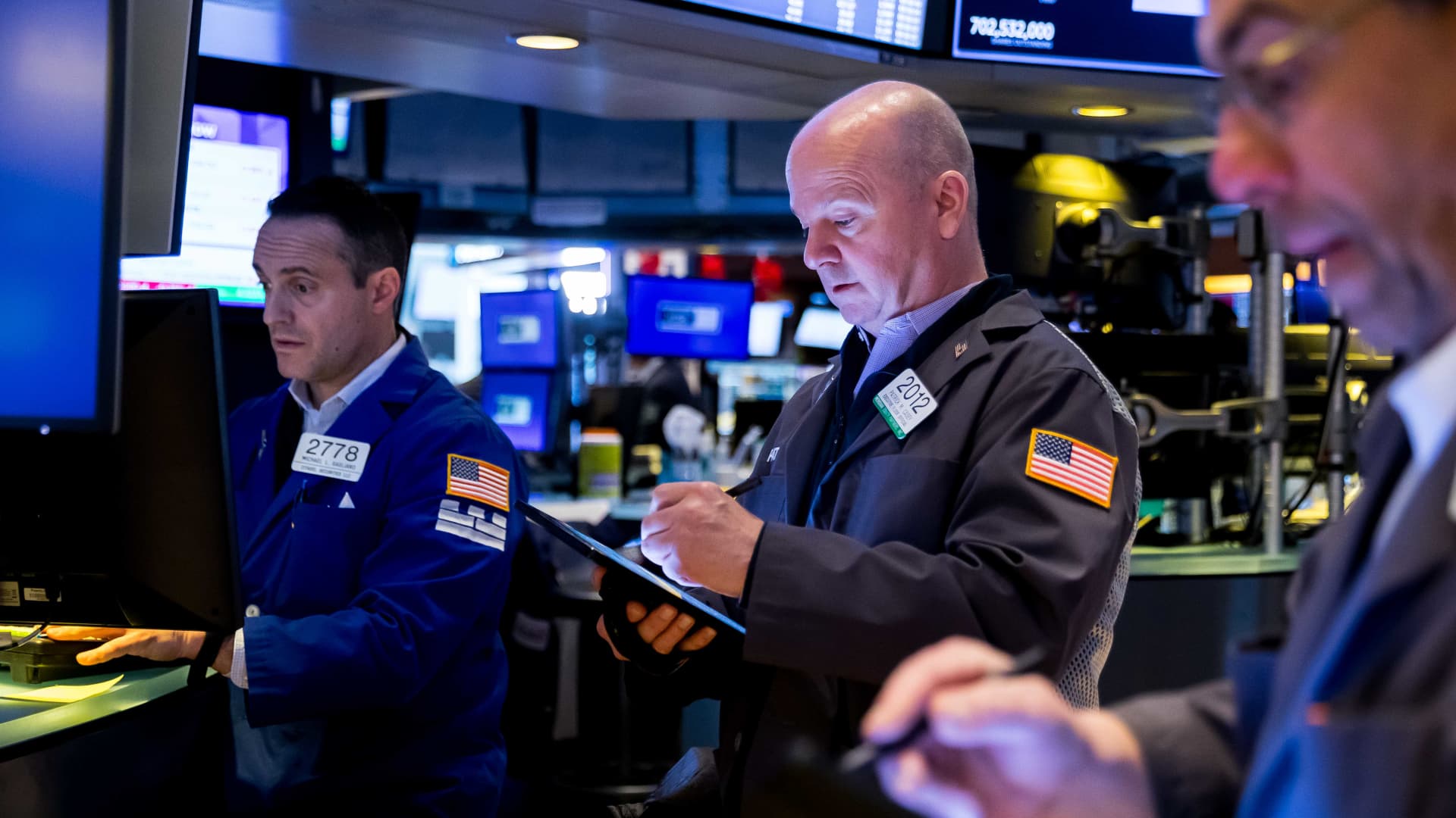 These companies have a track record of stock buybacks and are winners amid volatility, says Wolfe Research