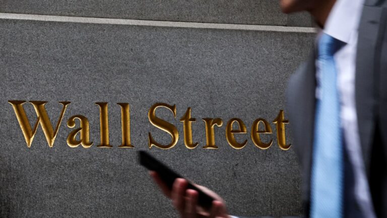 Record highs are in reach for Wall Street. Why Dan Niles says that's not an all-clear sign