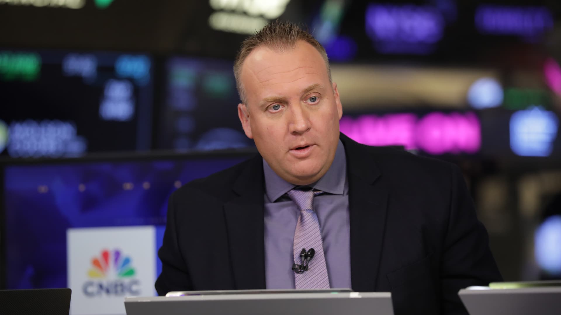 Best stocks: Entertainment stocks are unlikely winners this year — One to watch if it can break $120