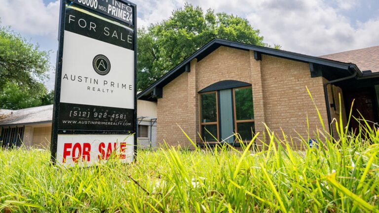 Mortgage demand rises to the highest level in over a month, after holiday adjustment