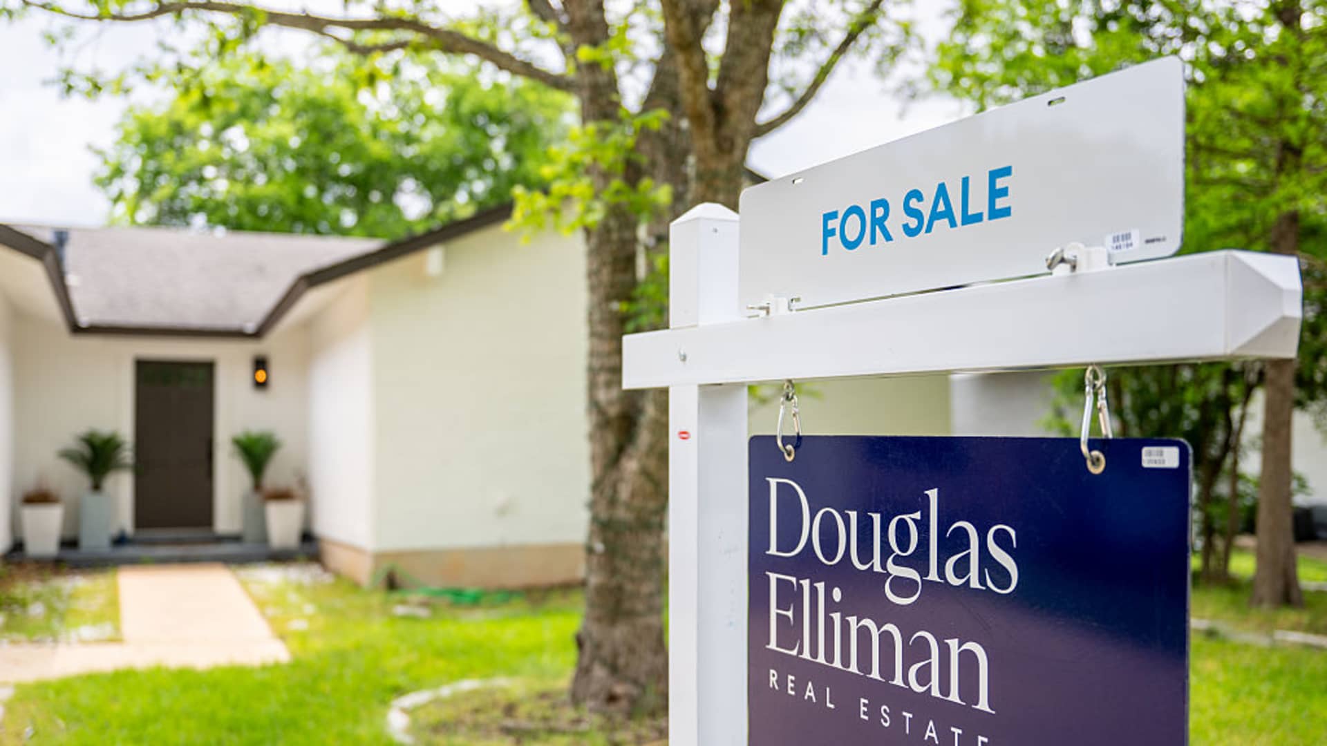 May home sales increase very slightly, but prices hit another record high