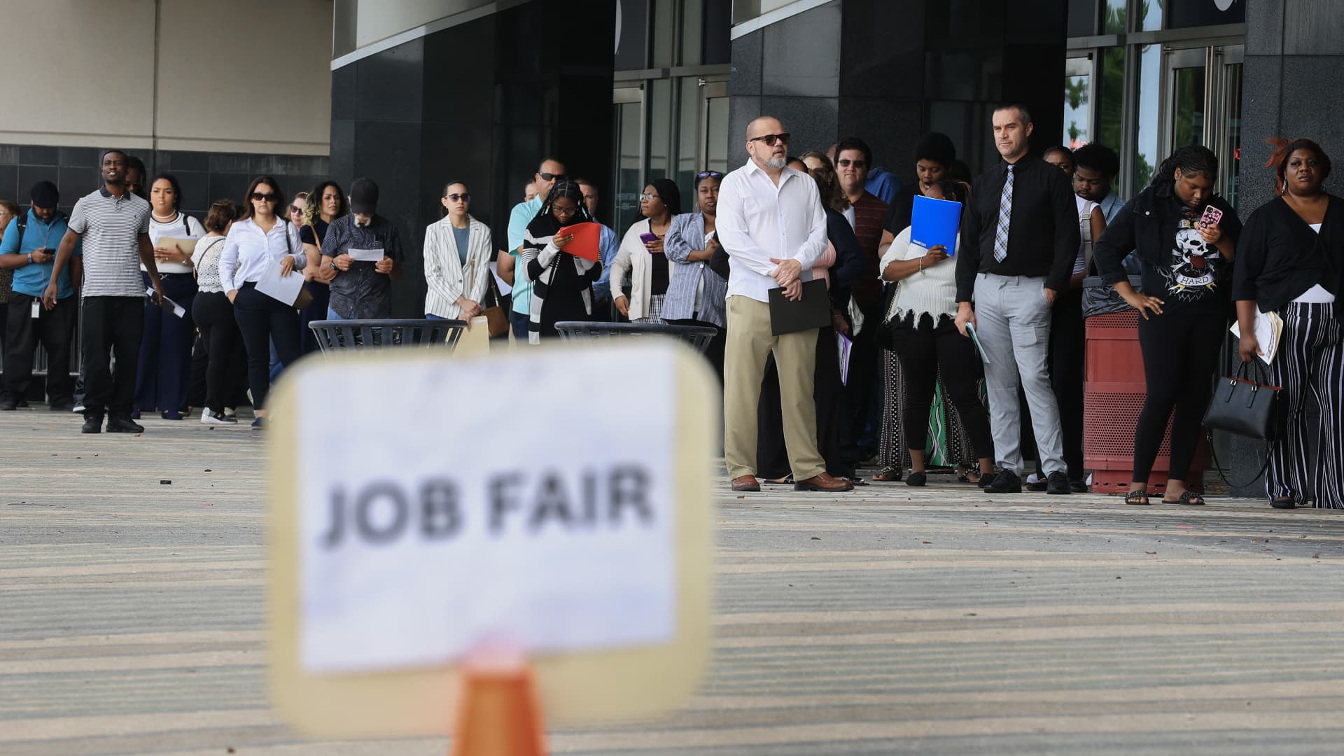 Here are the 2 big things we're watching in the stock market in the week ahead