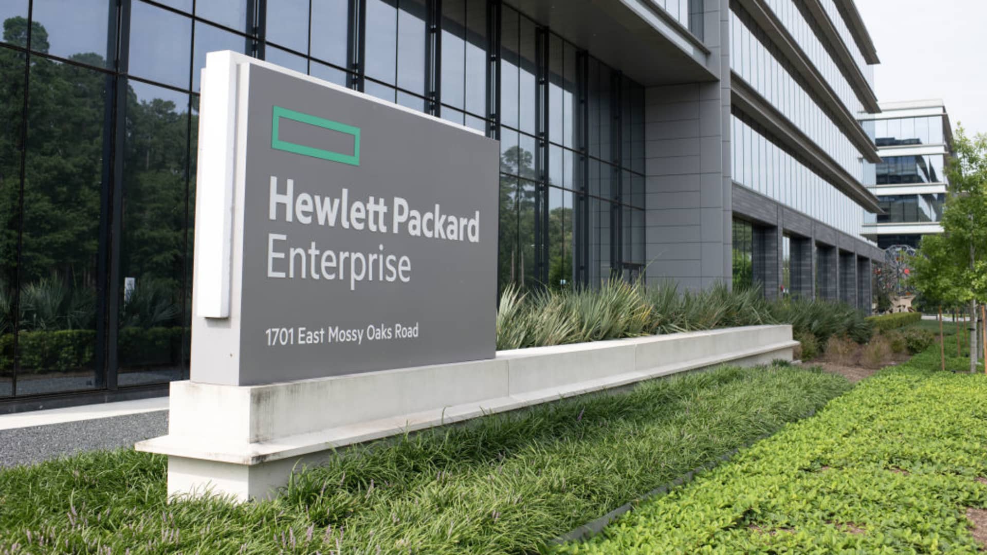 US DOJ settles antitrust case for HPE's $14 billion takeover of Juniper