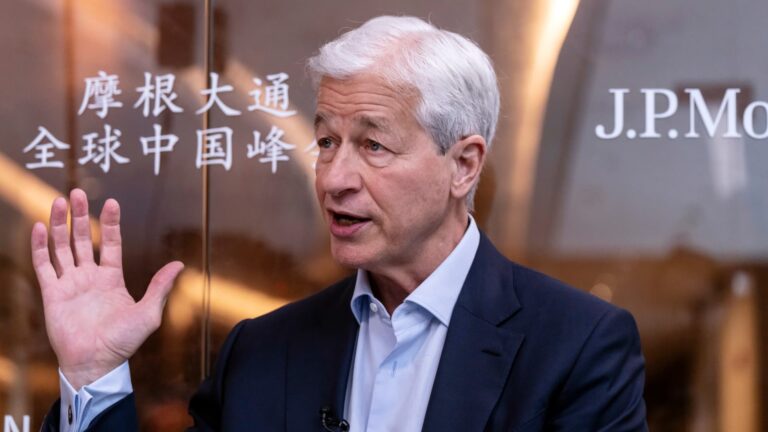 JPMorgan Chase gets a price target increase from Wells Fargo that signals 20% upside