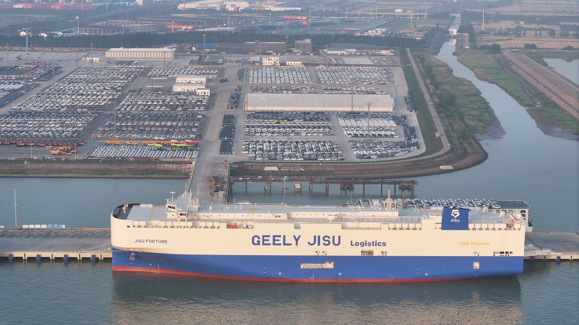 China exports growth misses expectations despite tariff truce; imports plunge amid weak consumption