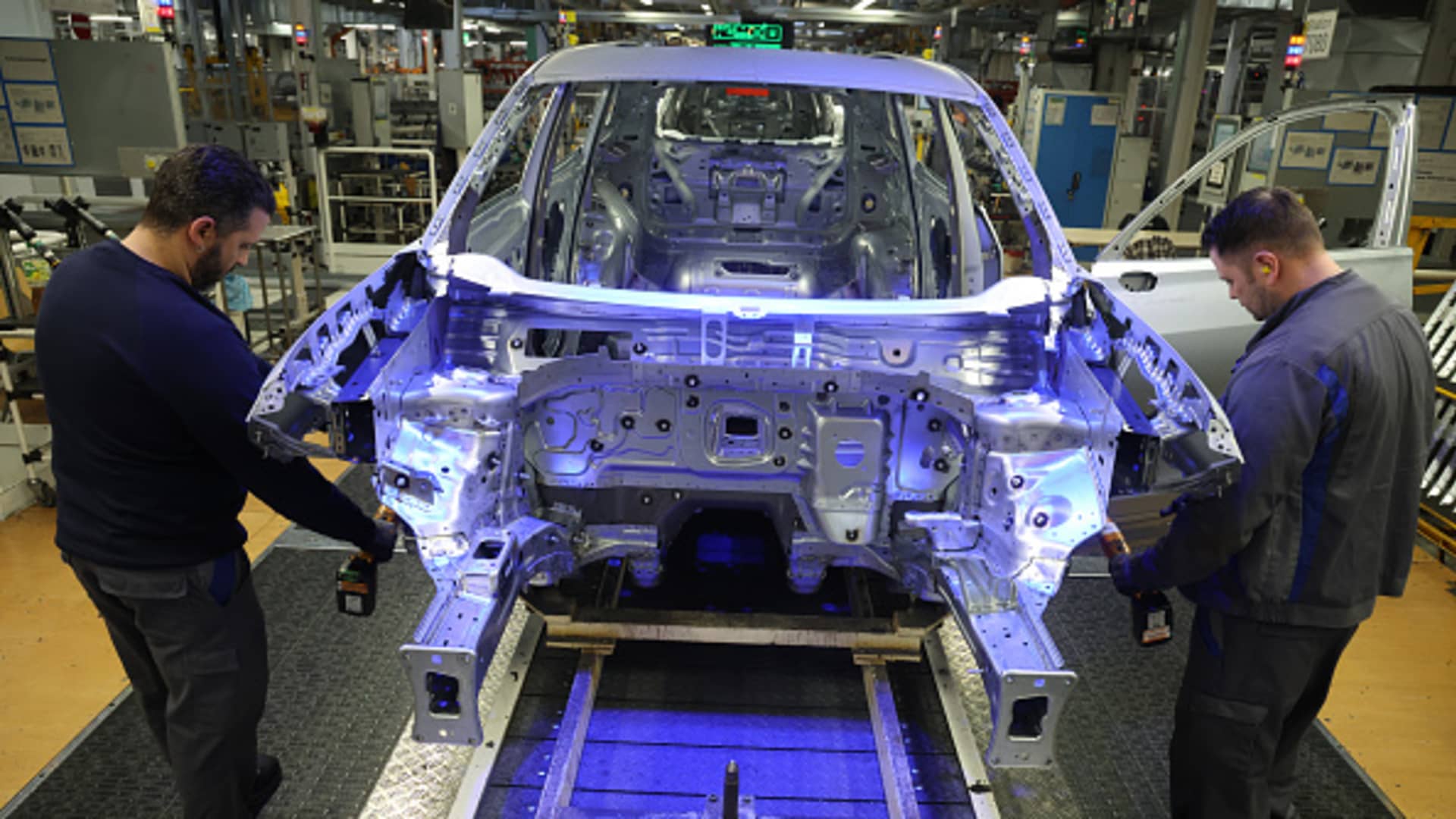 China extends an olive branch to Western auto giants over rare earth shortage