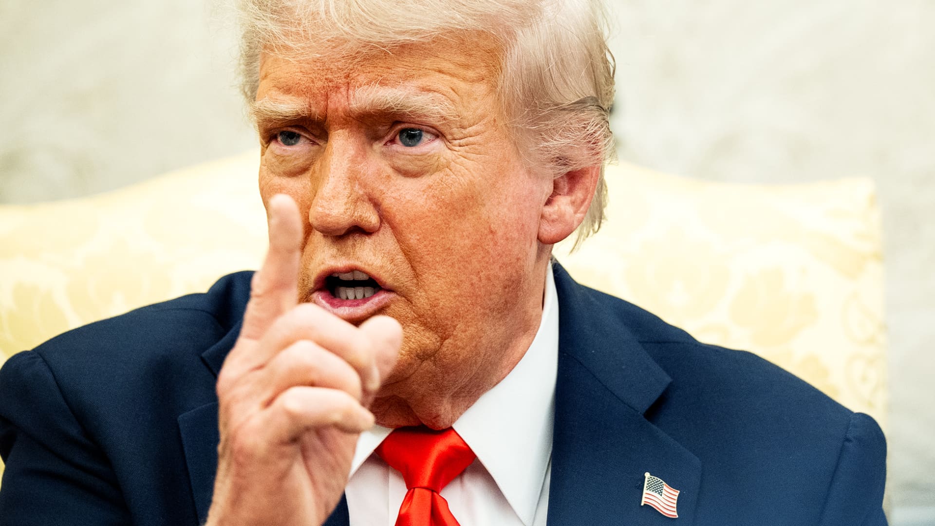 Trump presses Powell for a full-point interest rate cut despite strong jobs report