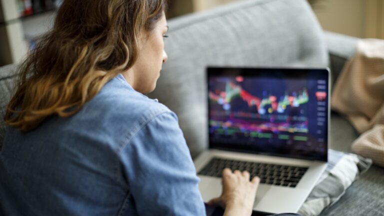 Here's where to find the best income opportunities right now, according to TCW CIO