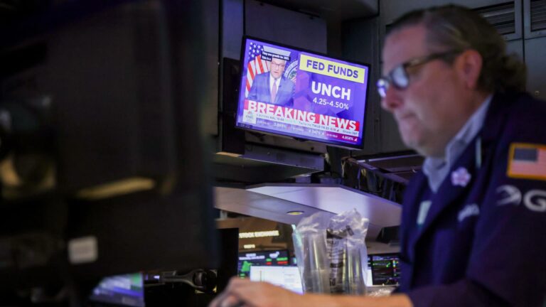 The Fed's outlook for inflation and jobs shows the bind it's in — plus, Amazon's robotaxi move