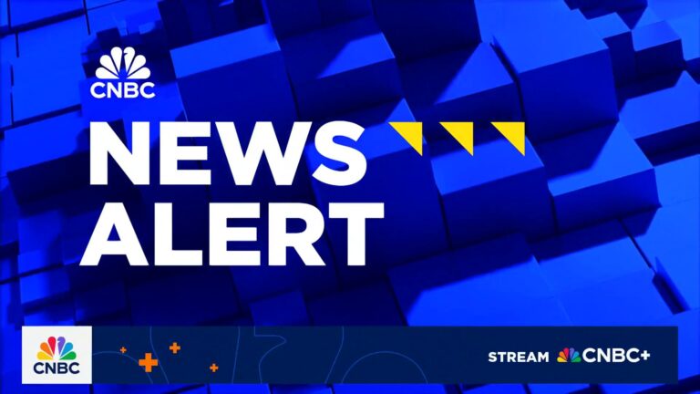 Starbucks reportedly considering full sale of its China operations