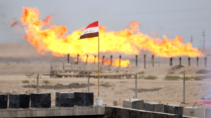 Oil majors pull staff from Iraq amid fears of retaliation by Iran