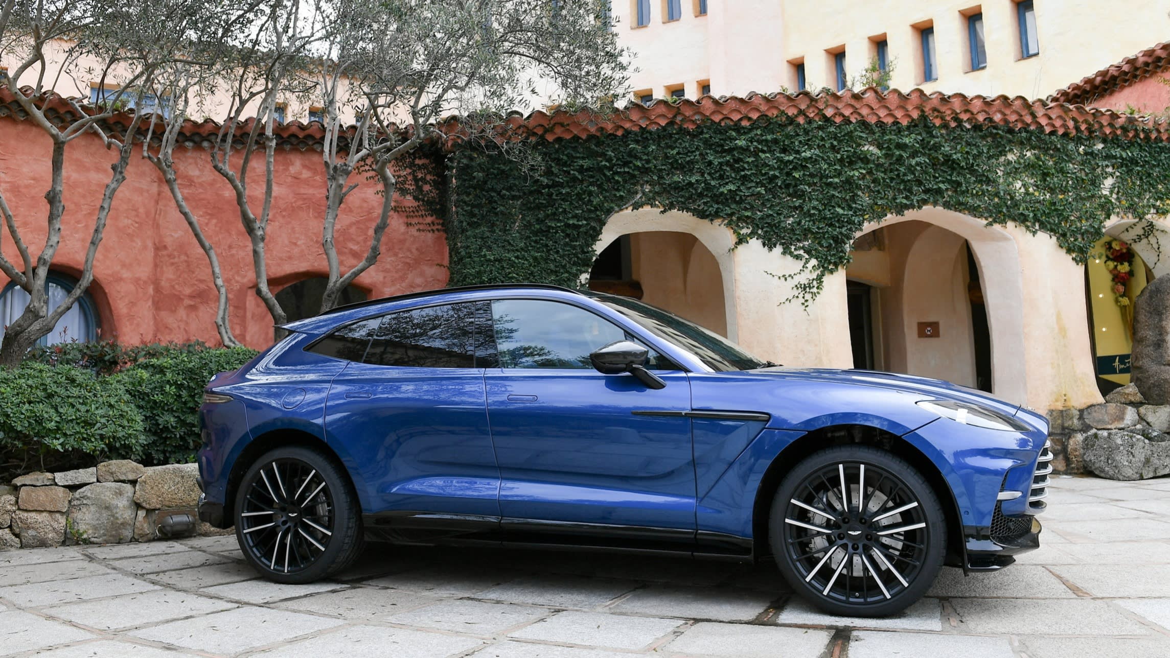 Carmakers push back against Apple’s takeover of the dashboard