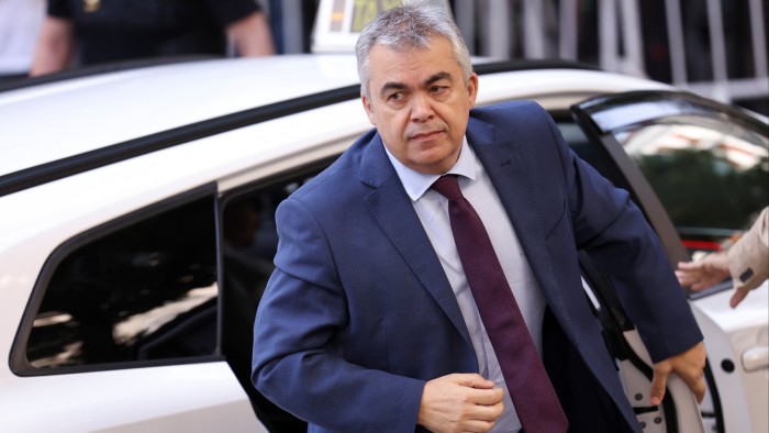 Pedro Sánchez aide held in prison over Spanish kickback allegations