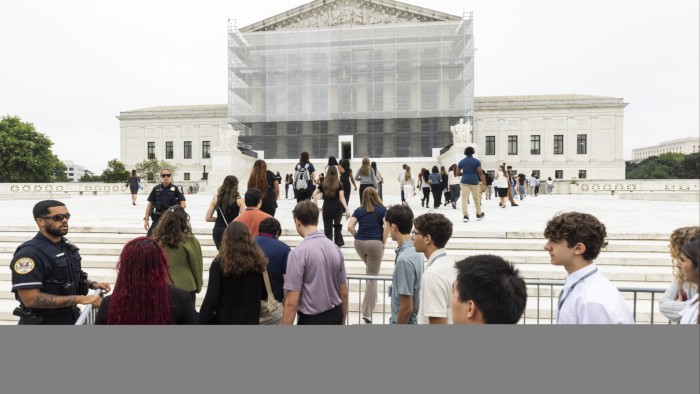 Supreme Court votes to limit judicial ban on Trump citizenship order