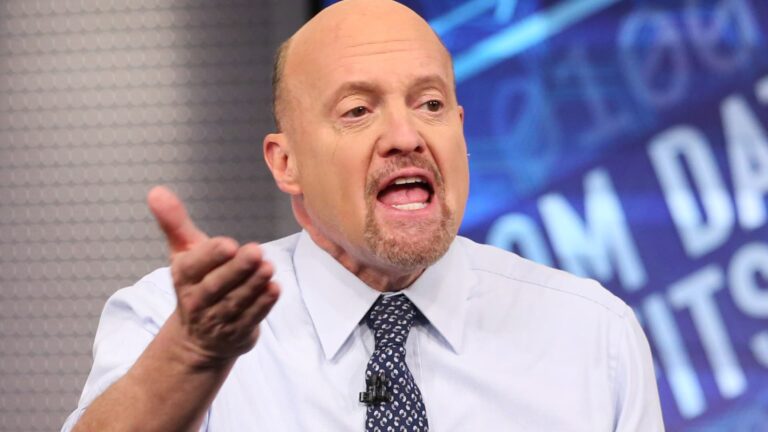 Cramer's week ahead: Earnings from JPMorgan, Netflix, Goldman Sachs and PepsiCo