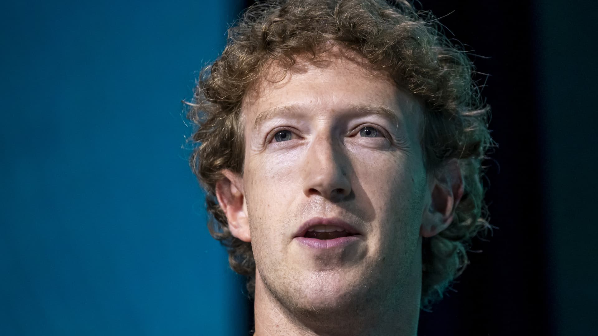 Mark Zuckerberg's costly AI talent push has not cost Meta stock yet. Here's why