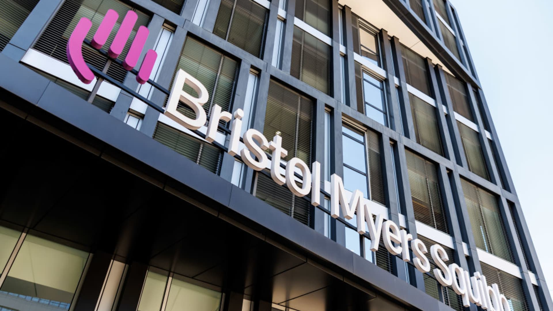 Bristol Myers goes direct-to-consumer on one of its blockbuster drugs. Here's our take