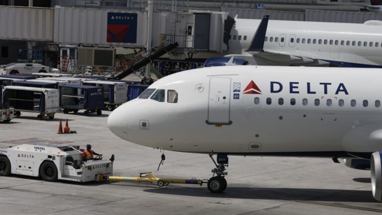 Using options to trade this undervalued airline stock around earnings