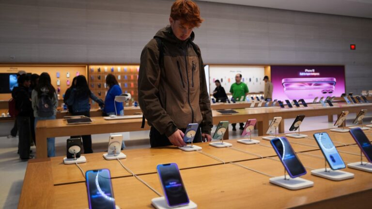 Jefferies upgrades Apple to a hold, says June quarter has upside and could keep stock stable