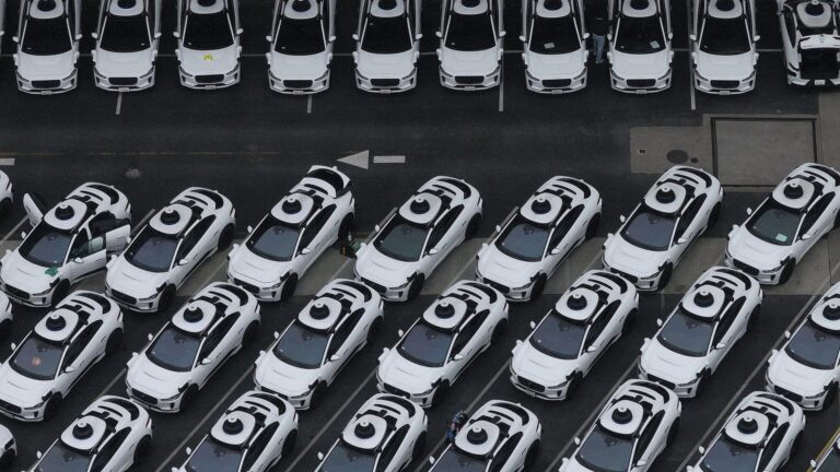 Bank of America says autonomous cars are having their 'ChatGPT' moment. How to play it