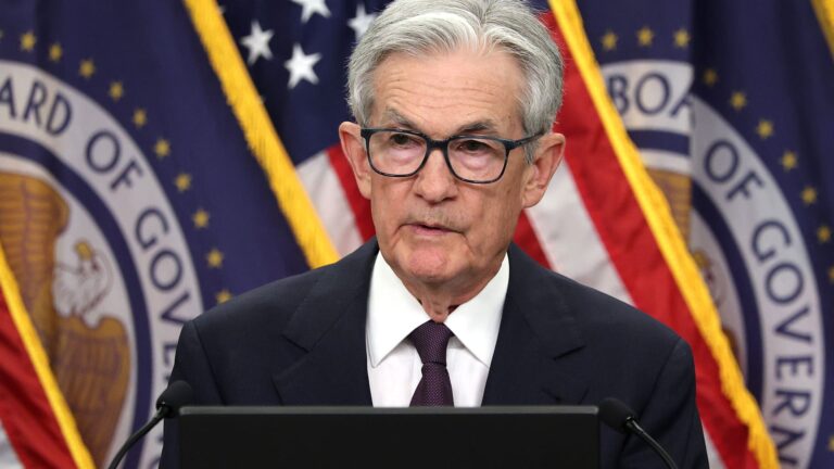 White House accuses Powell of mismanaging Federal Reserve, citing headquarters renovation