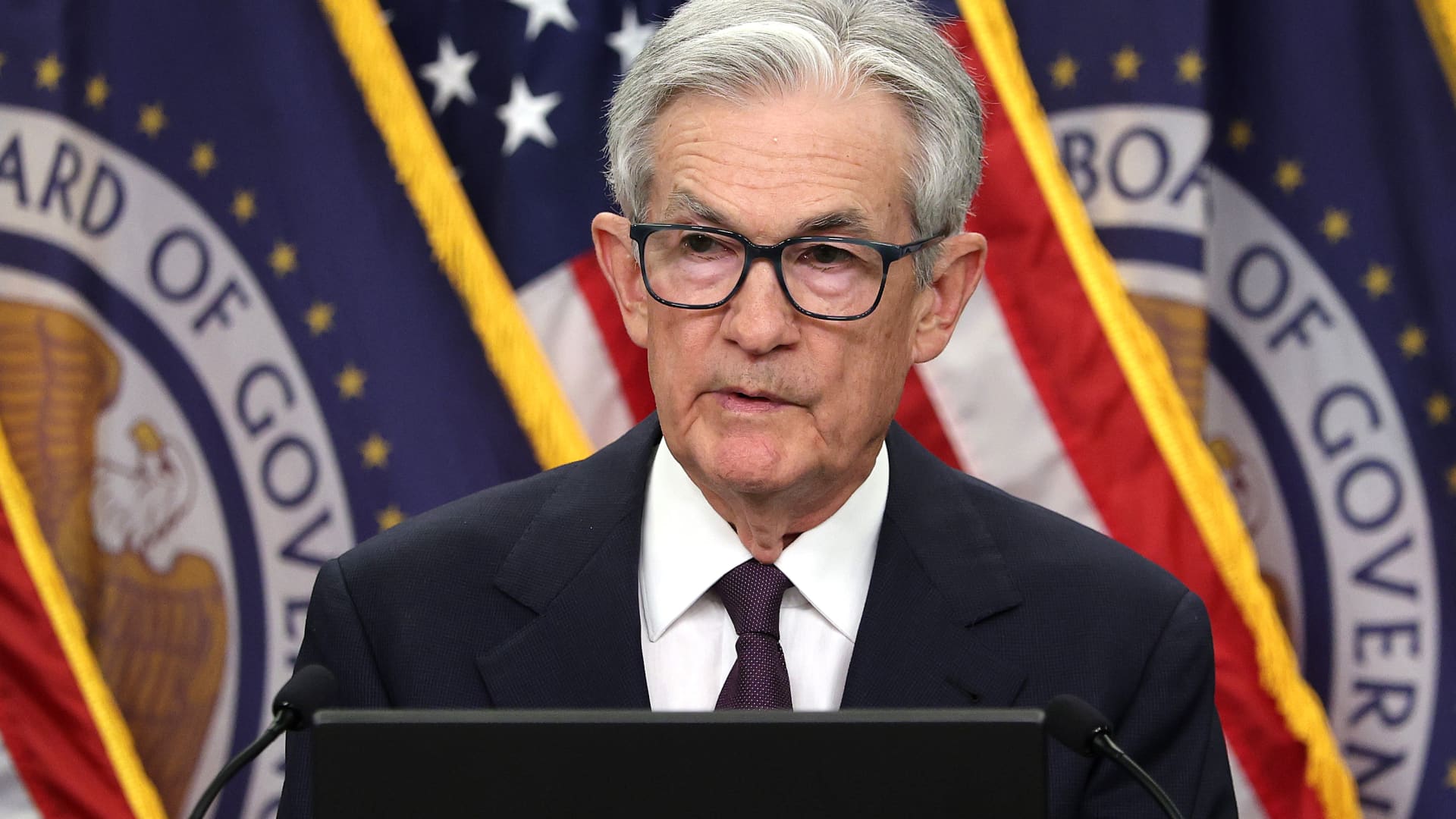 White House accuses Powell of mismanaging Federal Reserve, citing headquarters renovation