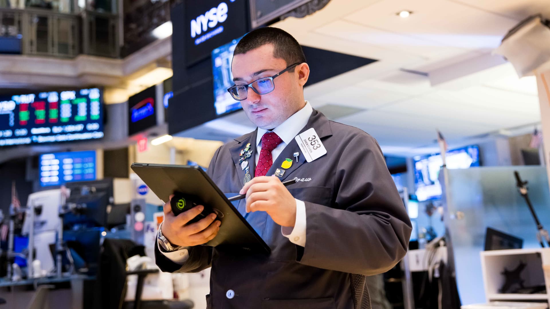 Wall Street analysts are highlighting these stock turnaround stories