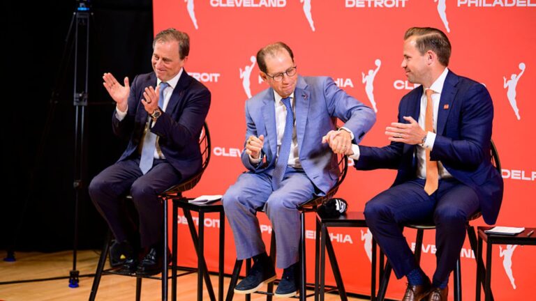 CNBC Sport: Why the WNBA needs the rich to get richer