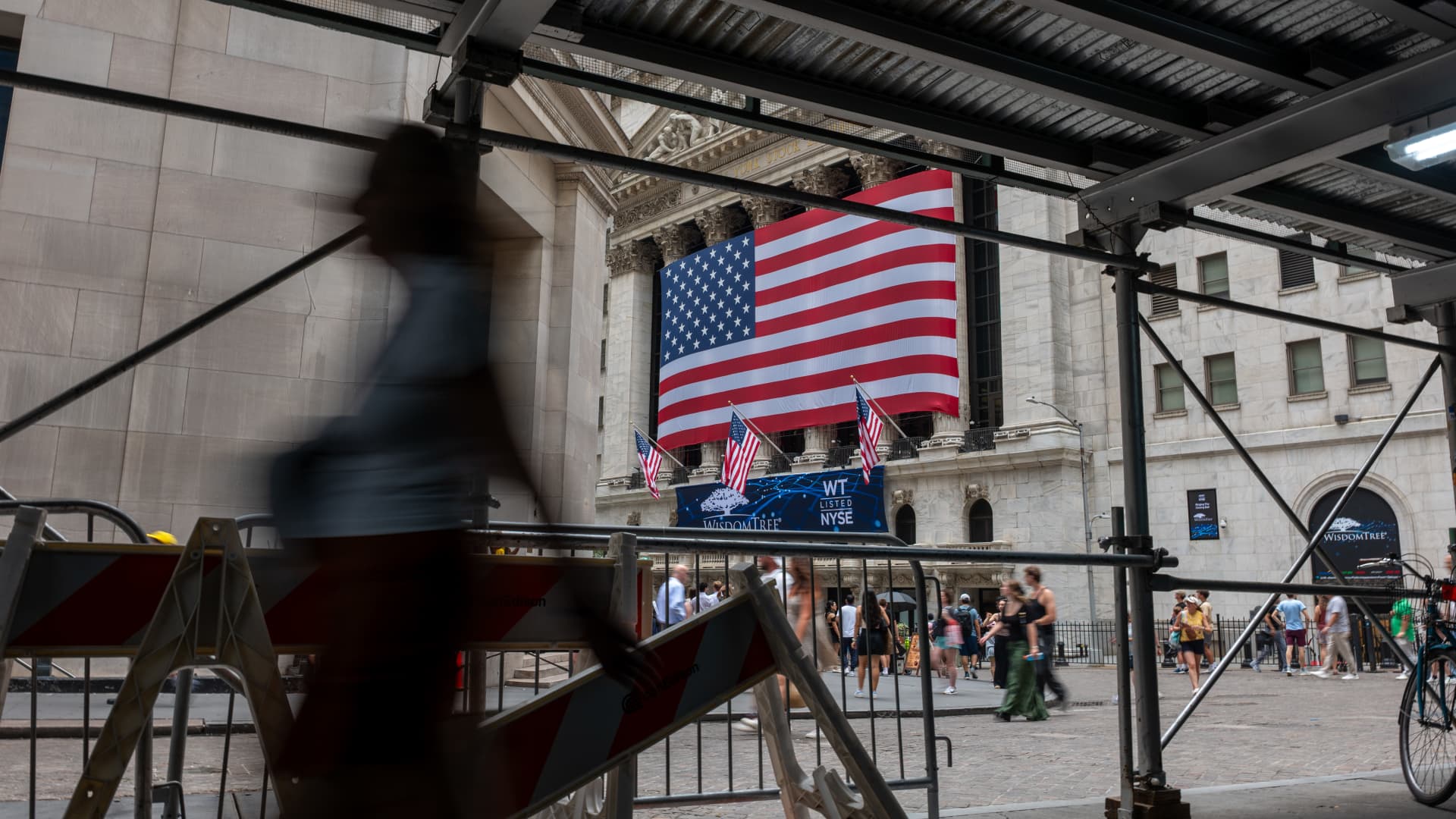 Stocks swing on Trump-Powell drama — plus, an industrial AI name makes a deal