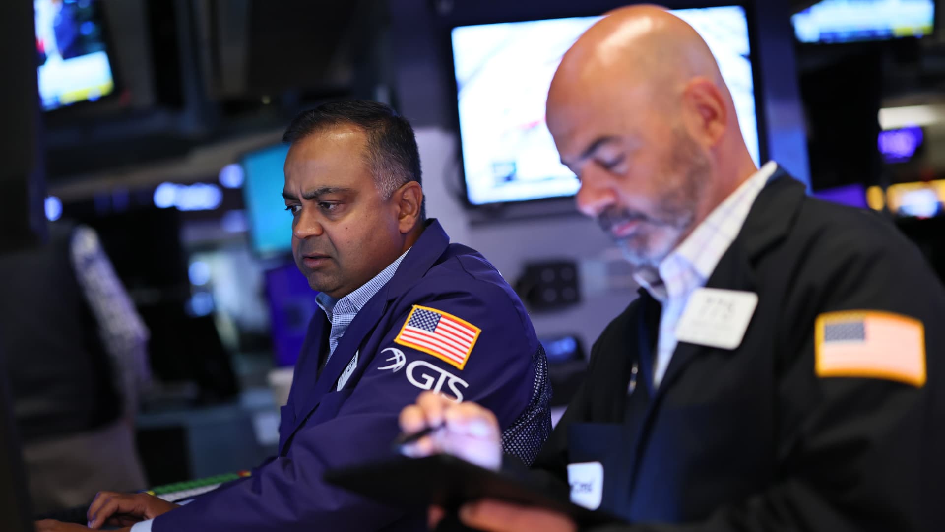 Stock futures are little changed after S&P 500 posts first winning session in three: Live updates
