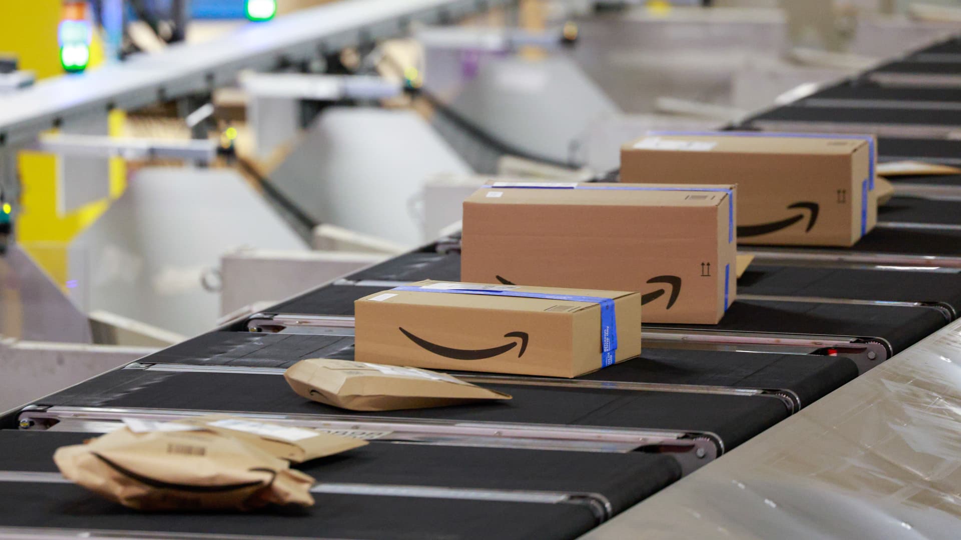Bank of America raises price on Amazon ahead of earnings