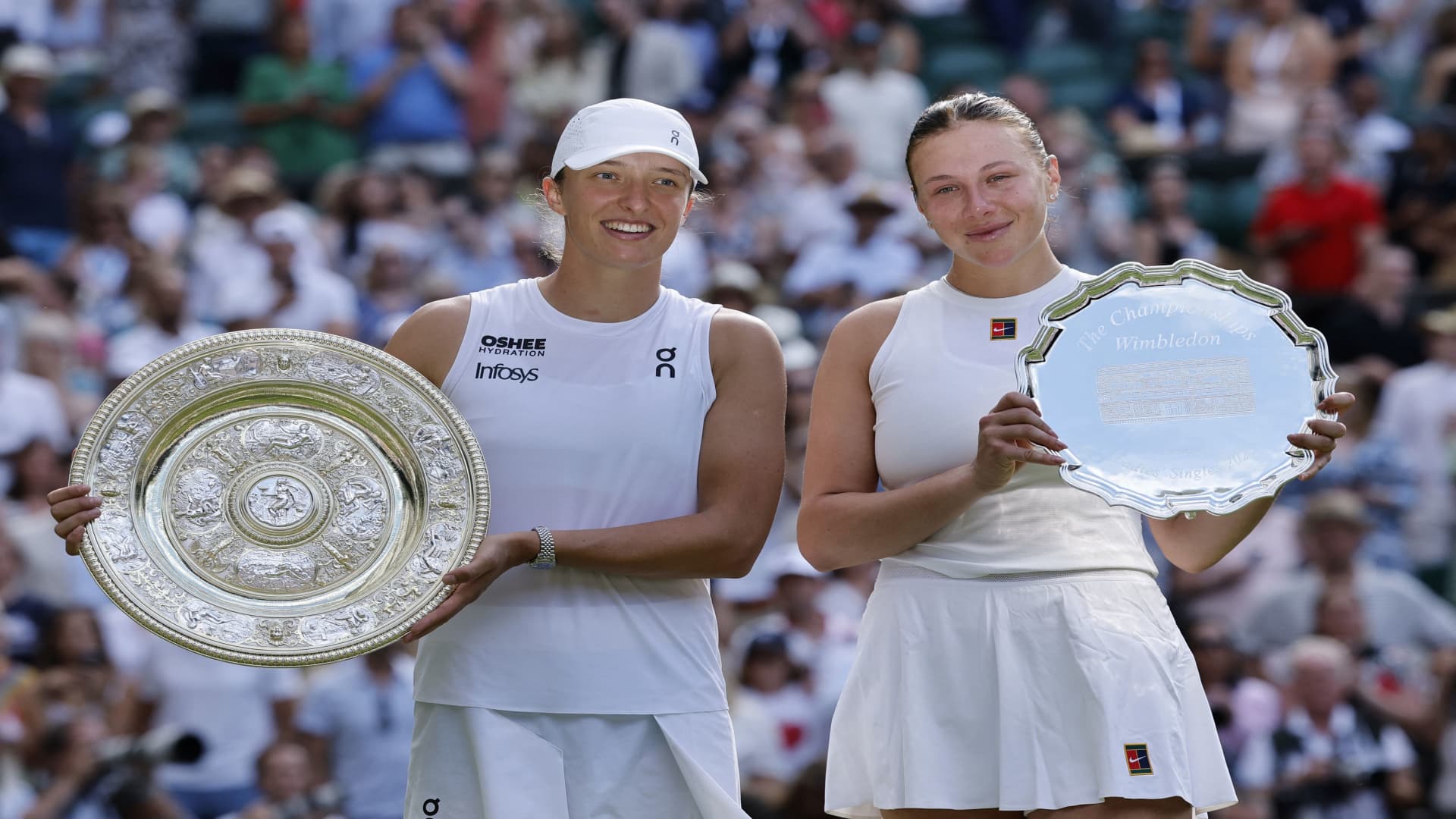 Iga Swiatek defeats Amanda Anisimova 6-0, 6-0 to win her first Wimbledon title