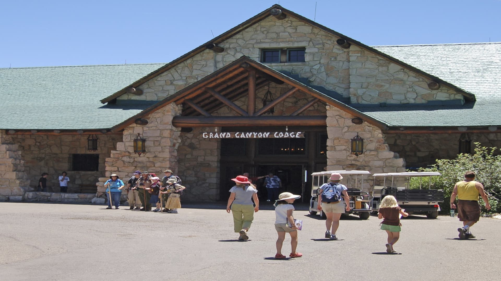 Wildfire destroys a historic Grand Canyon lodge and other structures
