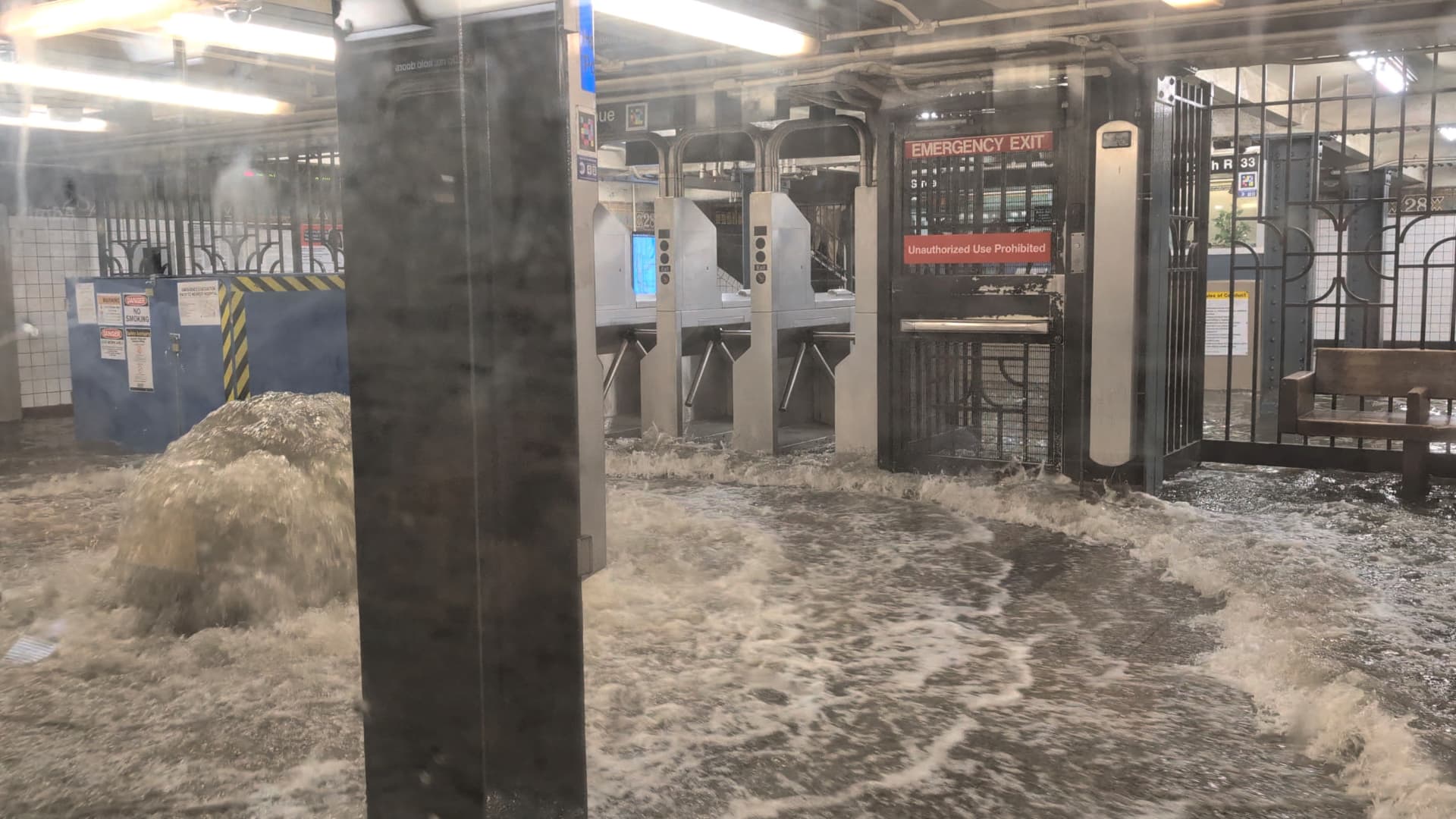 Flash flood warning issued for NYC, N.J. declares emergency as heavy rains soak area