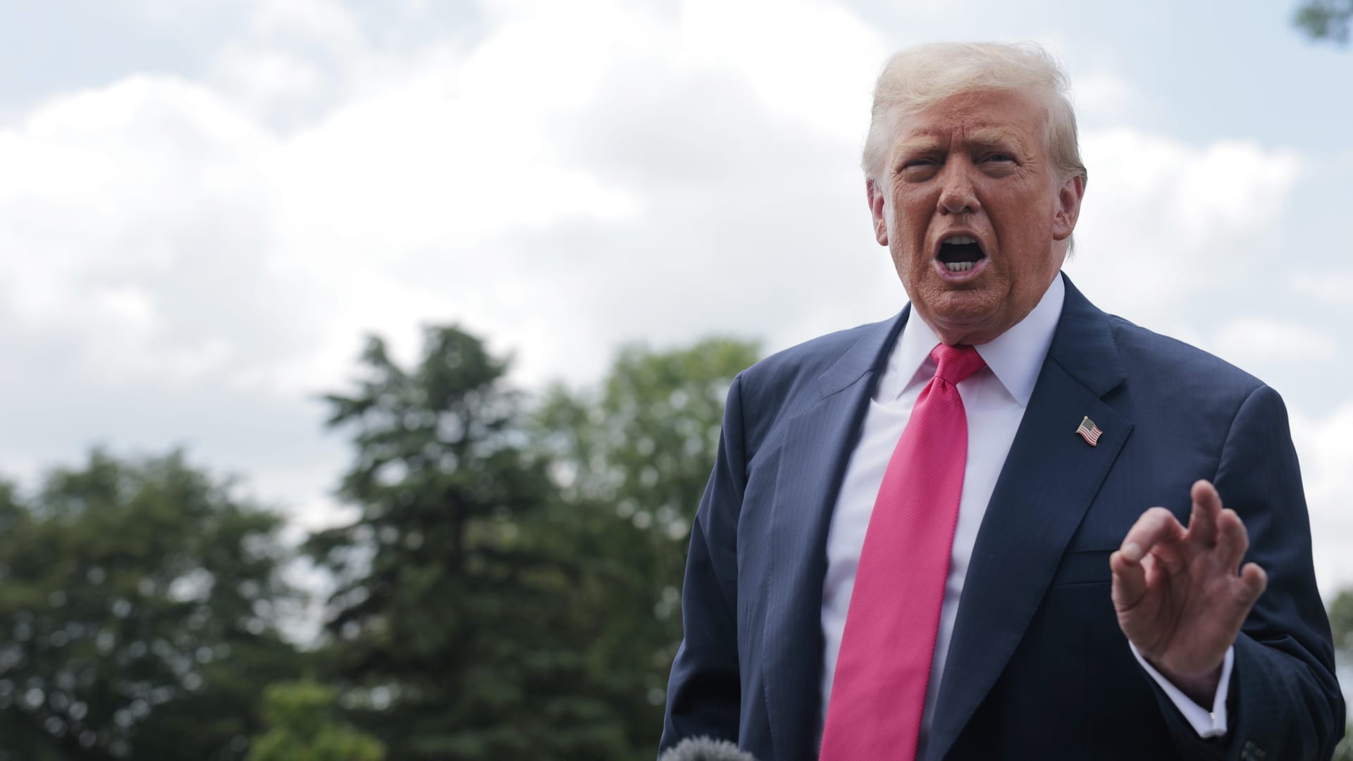 Trump's new trade deal promises billions to the U.S. — plus, reasons behind the mixed market