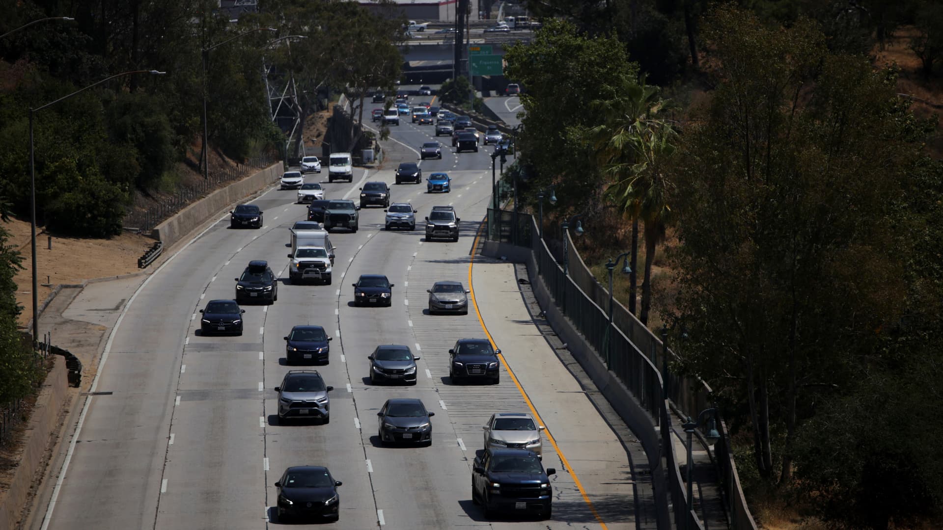 U.S. auto safety agency shedding more than 25% of employees: Reuters
