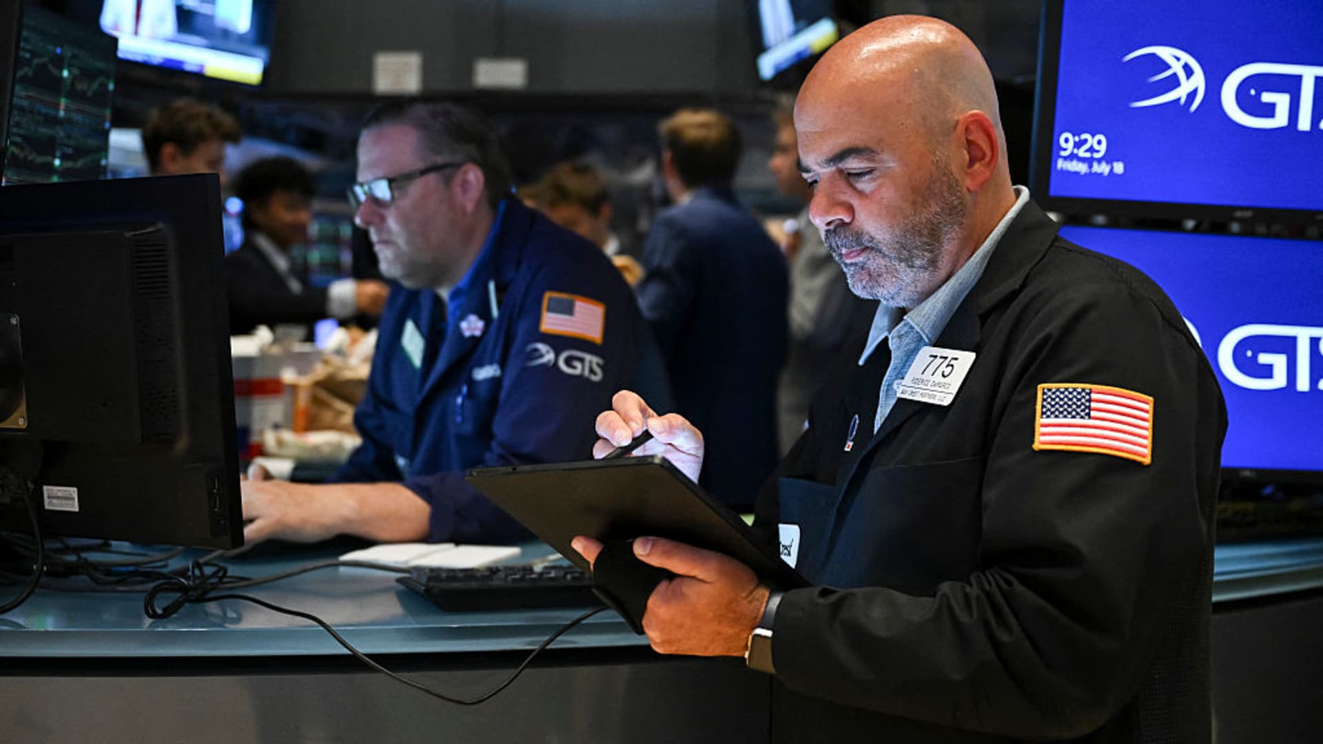 Dow closes more than 100 points lower after report says Trump seeks at least 15% tariff on EU imports: Live updates