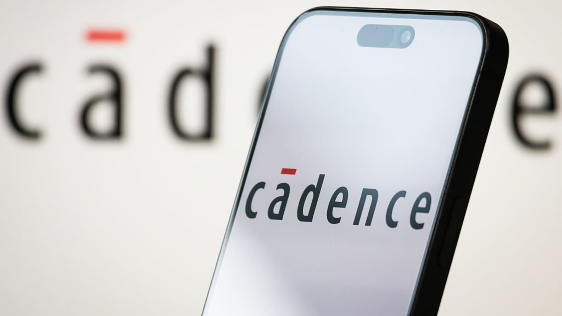 Cadence Design Systems is up huge on earnings. What the charts say to do next