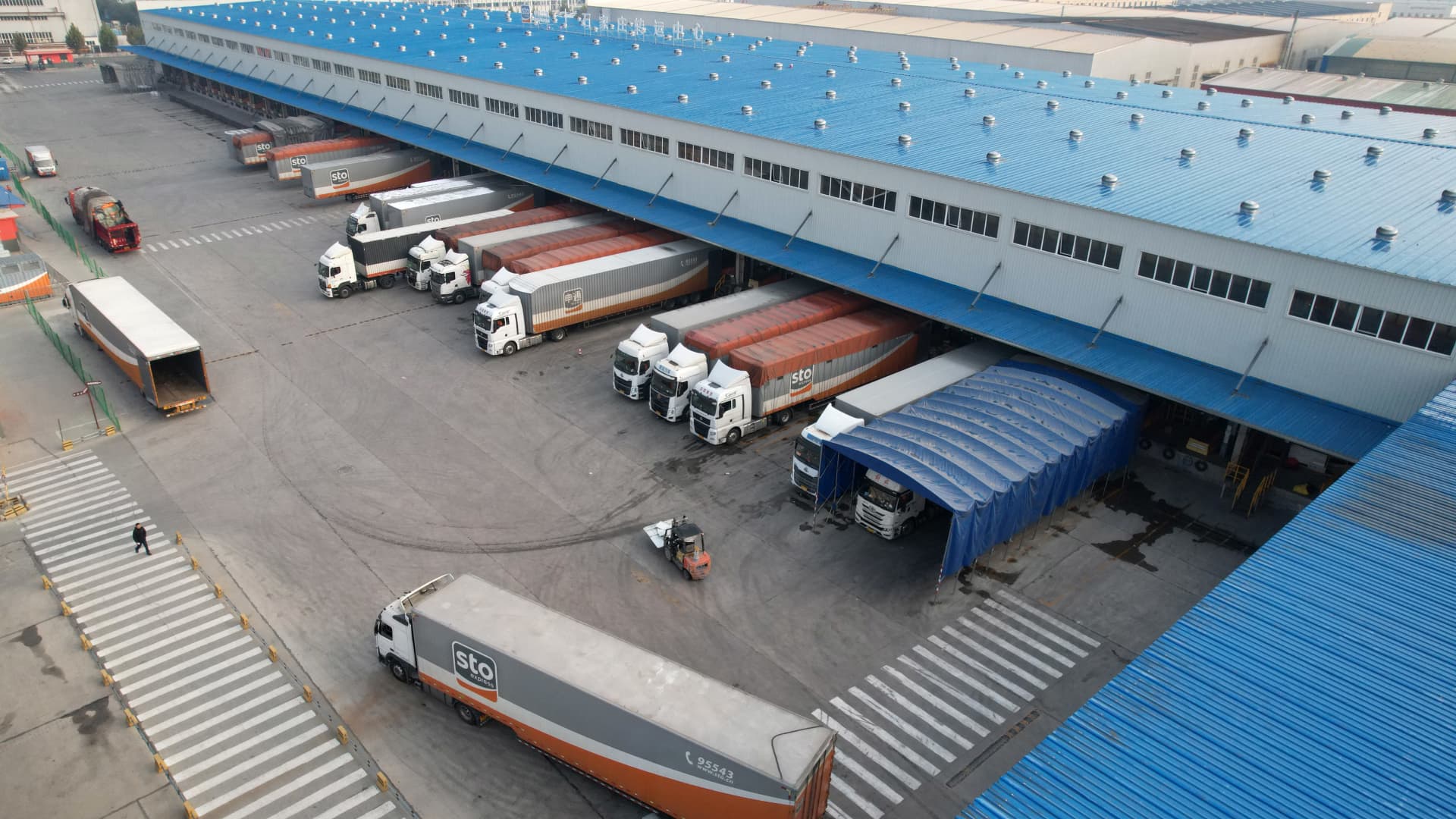 With Trump tariff deadline one day away, U.S. economy's wholesalers, distributors fear the worst and plan for price increases