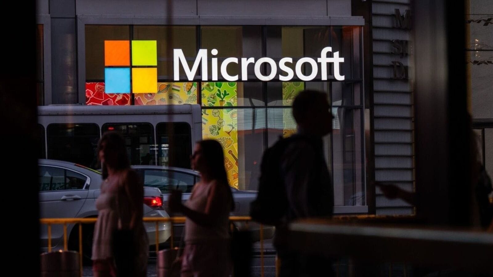 Microsoft set to hit $4 trillion m-cap amid 8% rally in pre-market trade. How to trade post June quarter results?