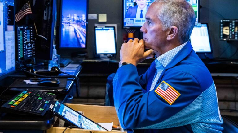 Stock futures are flat as the market awaits Fed's Jackson Hole summit, retail earnings: Live updates