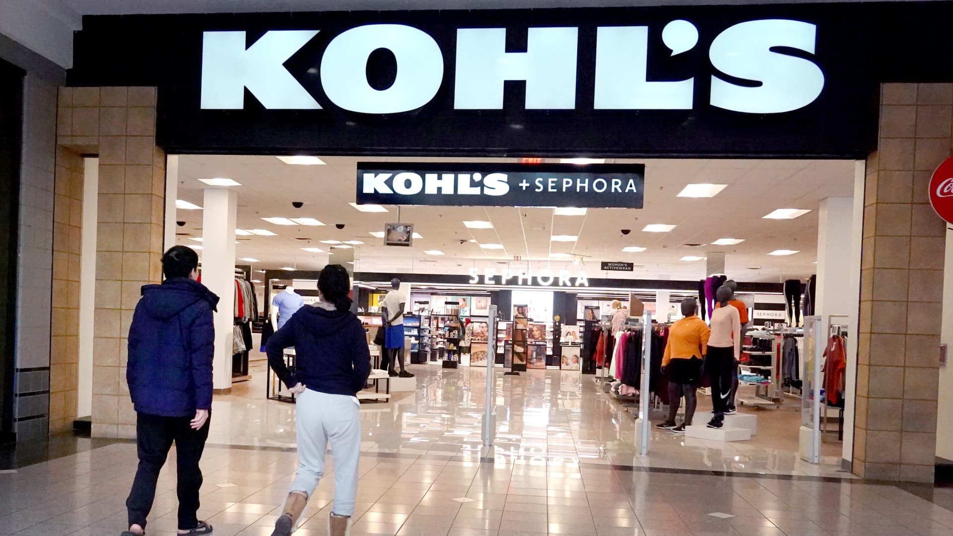 Kohl's shares jump more than 15% after big earnings beat